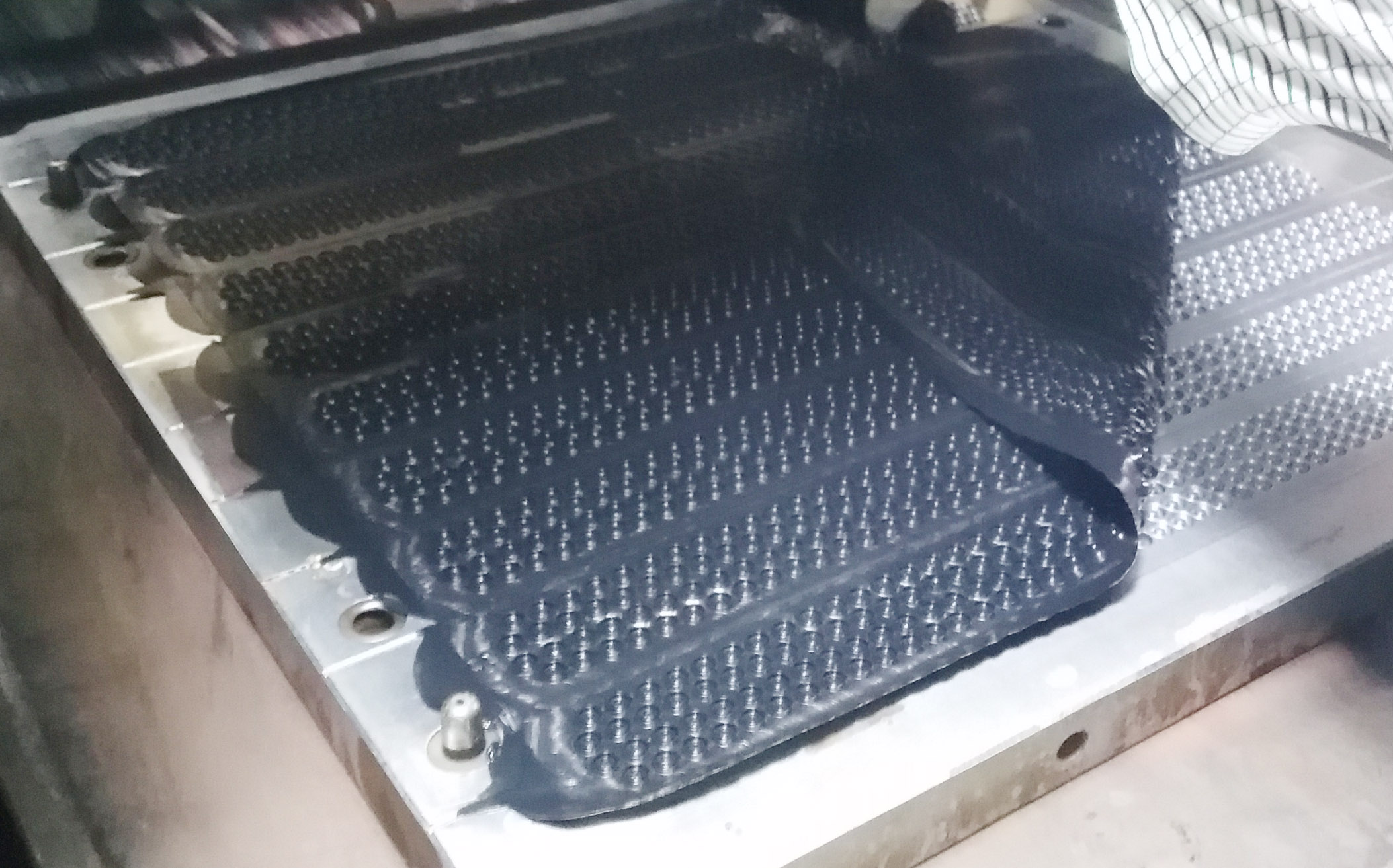 氟膠密封圈原料模具擺料