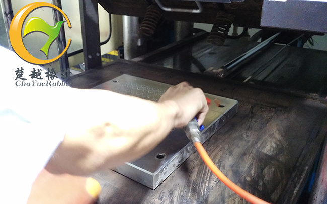 氟膠圈模具清潔以及氟膠圈建議加工流程